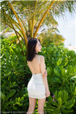 挠美女脚心