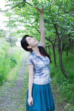 浪货两个都满足不了你J视频